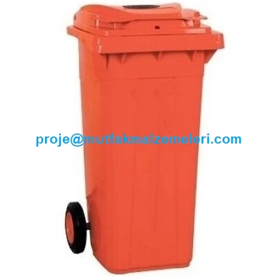 Kapasitesi yeterli, taşıması kolay! 240 litre hacimli HDPE konteynerimiz, UV ışınlarına dayanıklı yapısıyla uzun ömürlü dış mekan kullanımı sunar. Hijyenik kapaklı tasarım.