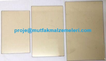13,8x22 cm temperli soba camı; odun, kömür ve uygun kuzine sobalarında kapak camı olarak kullanılabilir. Isıya dayanıklı yapısı sayesinde soba kullanımında ateşin dışarıdan görülmesine yardımcı olur. Montaj ölçülerinin kontrol edilmesi önerilir.