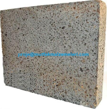 30x50x7 cm Antep Fırın Taşı (Karataş). Gözenekli, siyah mat bazalt yapısıyla yüksek ısı verimliliği sağlayan doğal taban taşı. Seyyar fırınlar ve endüstriyel fırınlar için uygundur. Ortalama 25 kg ağırlığındadır.