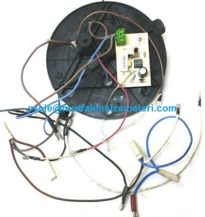 Mares çay makineleri için özel üretilmiş kablolu alt takım yedek parçasıdır. Çay otomatının alt elektrik bağlantılarını ve gövde oturumunu güvenle sağlar. Isıya dayanıklı kablo yapısı ve sağlam tabanıyla uzun ömürlü kullanım sunar.