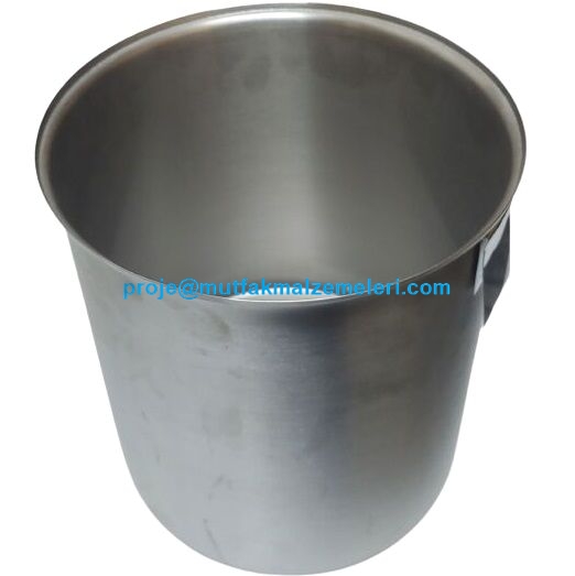 Remta R17 500 bardaklık (50 L) sanayi tipi çay otomatlarıyla tam uyumlu; 25.5 cm çapında ve 26.5 cm yüksekliğinde, askı kancalı ve taban montaj delikli paslanmaz krom çelikten imal edilmiş dayanıklı ve hijyenik iç demleme haznesidir.