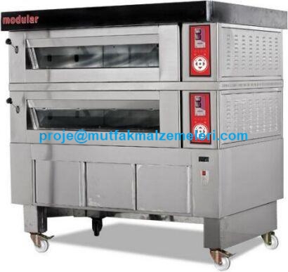 Çift katlı taş tabanlı endüstriyel baklava ve pizza fırını. LCD dijital kontrollü, paslanmaz çelik gövdeli, 122.5x92 cm iç ebatlı, 685 kg ağırlığında, profesyonel mutfaklar için uygun yüksek kapasiteli taş tuğlalı pişirme fırını.