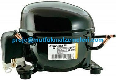 1/4 HP gücündeki çiftli şerbetlik kompresörü; limonata, ayran, şerbet ve meyve suyu soğutma makinelerinde kullanılır. 8,40 cm³ silindir hacmine ve R-134A gaz uyumluluğuna sahip kompresör, uygun soğutma sistemlerinde yedek parça olarak kullanılabilir.