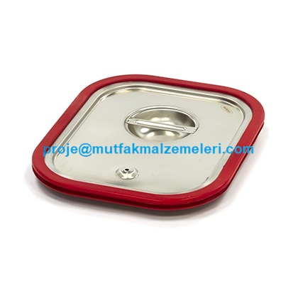 Sızdırmaz contalı gastronom küvet kapağı, 1/2 GN ölçüsündeki 32,5 × 26,5 cm gastronom küvetlerle uyumludur. Restoran, otel, catering ve endüstriyel mutfaklarda gıdaların daha düzenli ve kontrollü şekilde muhafaza edilmesine yardımcı olur.