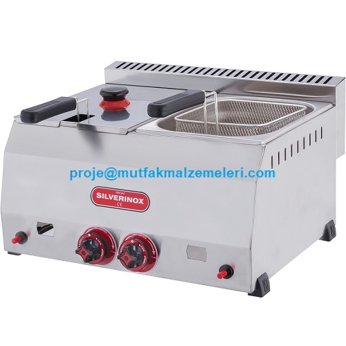 5+5 Litre çift hazneli, 5 kW elektrik gücüne sahip sanayi tipi profesyonel fritöz. 8 kg ağırlığında, 54x60,5x39 cm ebatlarında, paslanmaz gövdeli ve bağımsız kontrol edilebilir hazneli elektrikli çiftli fritöz modeli.