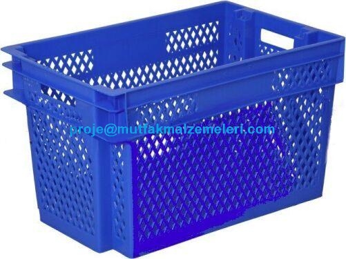 Yanları delikli, altı kapalı, yüksek yoğunluklu polietilen (YPPE) malzemeden üretilmiş profesyonel ekmek taşıma sepeti. 425x655x390 mm dış ölçülerinde, iç içe geçebilen konik yapıya sahip gri-siyah tonlarında endüstriyel fırın kasası.