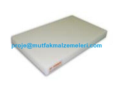 Peynir ve Süt Ürünleri Polietilen Kesme Levhası: 25x40 cm ölçülerinde, 4 cm kalınlığında profesyonel plastik kesim tahtası. Hijyenik, Sağlık Bakanlığı tescilli, darbelere dayanıklı beyaz polietilen gıda hazırlık ve doğrama levhası. #Polietilen #Kesme