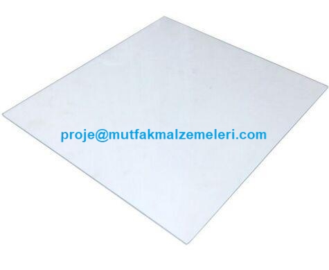 44,5x48 cm ölçülerindeki ev fırın camı, ankastre ve ev tipi fırınlarda kapak camı yedek parçası olarak kullanılabilir. Isıya dayanıklı yapısıyla fırın kapağının cam bölümünün yenilenmesine yönelik pratik bir çözümdür.