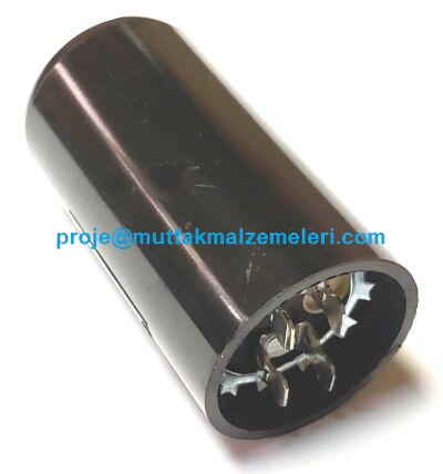 130-156 mikrofarat 220V AC monofaze motor ilk hareket (kalkış) kondansatörü. Salam makinesi, hamur mikseri, çöp öğütücü, su pompası ve davlumbaz motorlarında yüksek ilk kalkış torku sağlar. Sık durup kalkan sanayi tipi motorlar için dayanıklı yedek parça