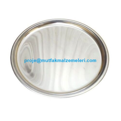 23.5 cm çapında 430 kalite paslanmaz çelikten üretilen inoks tabak; çorba kasesi altlığı, meze, pasta ve çay-kahve servislerinizde şıklık sağlar. Parlak yüzeyi, kolay temizlenebilir yapısı ve ekonomik fiyatıyla profesyonel kullanıma uygundur.