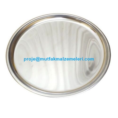 Profesyonel kullanıma uygun 25.5 cm krom pastane tabağı. 430 kalite paslanmaz steel yapısı, kolay temizlenip parlatılabilir yapısı ve şık sunum imkanıyla cafe, restoran ve işletmeler için ideal, ekonomik yuvarlak çelik meze tabağı.