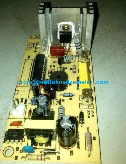 İlker Çelik NY-8608B model bar blenderlarına tam uyumlu orijinal elektronik kumanda kartı, motor devrini ve hız modlarını hassas bir şekilde yönetir. Yüksek dayanıklılığa sahip bu orijinal yedek parçayı sepete ekleyerek hemen kolayca satın alabilirsiniz.