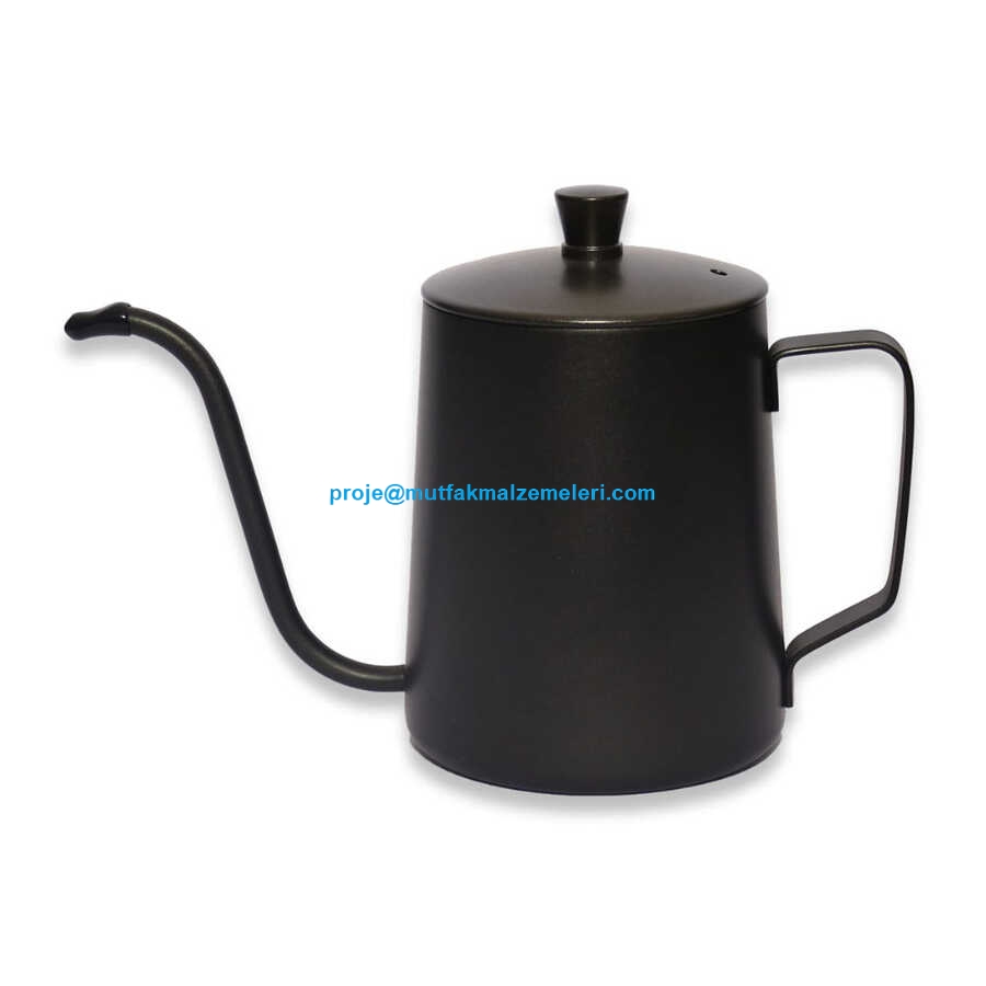 İmalatı paslanmaz çelik malzemeden yapılmış 600 mililitre kapasiteli profesyonel kahveci tipi kettle modelidir