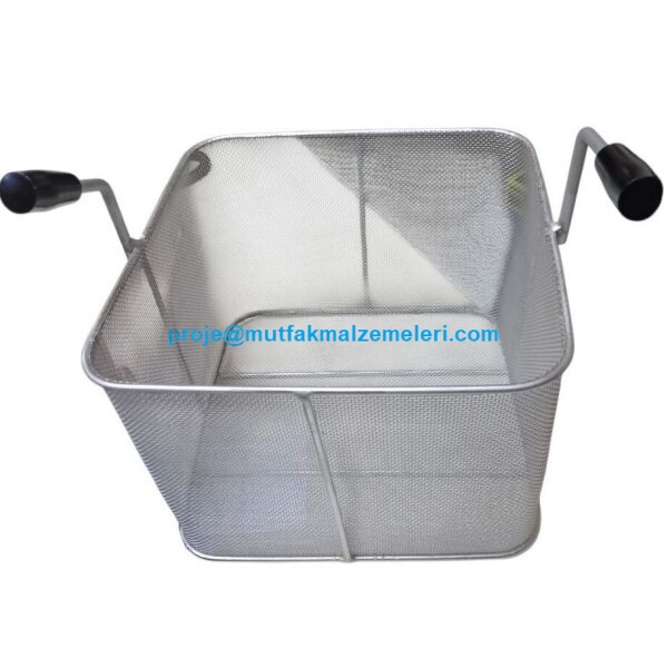 Kaliteli paslanmaz makarna süzgeci imalatçıları tarafından üretilen 29x29x20 cm çift kollu süzgeç, profesyonel makarna haşlama tencereleriyle tam uyumludur. En ucuz paslanmaz makarna süzgeci fiyatı ve sağlam yapısıyla toptan alımlara uygundur.