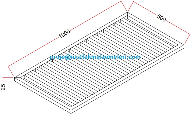 AISI 304 kalite paslanmaz çelikten üretilen 500x1000 mm boyutlarındaki 3 boyutlu teknik çizimli yer ızgarası; 25 mm yüksekliği ve kutu profil panelleriyle mutfak ile fabrika drenaj kanallarına tam oturarak uzun ömürlü kullanım sunar.