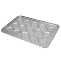 75x80 cm ölçülerinde, 1.5 mm kaliteli alüminyumdan üretilmiş 35 gözlü hamburger ekmeği pişirme tepsisidir. Homojen ısı dağılımı sağlayan dayanıklı yapısıyla ekmeklerin fırında eşit ve standart boyutta pişmesini sağlar.