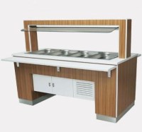 4 adet GN 1/1 gastronom küvet kapasiteli, ahşap gövdeli, üstten aydınlatmalı ve tekerlekli profesyonel açık büfe salata barı.