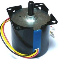 İmalatçısından sanayi tipi ayran makineleri ve yayık soğutucular için üretilmiş, 220V ile çalışan profesyonel bir karıştırma ve çalkalama motorudur. İçeceğin homojen ve köpüklü kalmasını sağlayan, dayanıklı bir parçadır.