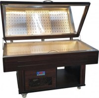 140x80x80 cm boyutlarında, aynalı kapaklı ve tekerlekli balıkçı reyon dolabı. Paslanmaz çelik iç havuzlu, deniz ürünlerini taze tutan profesyonel balık sergi standı. #BalıkTeşhirTezgahı #SoğutmaSistemleri