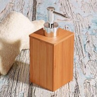Endüstriyel kalite standartlarında üretilen bambu sıvı sabunluk, neme dayanıklı yapısı ve 7x7x11 cm ideal boyutlarıyla hem ev hem de butik otel kullanımı için uygundur. Orijinal tasarımı sayesinde sıvı sabun kullanımını pratik ve estetik bir hale getirir
