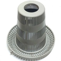 Fagor LVC 12-21 ve Maksan GW 535 makinelerle uyumlu 14.2 cm çapındaki bu orijinal süzgeç, yıkama suyunu etkili filtreleyerek pompayı yabancı cisimlerden korur. Kaliteli plastik malzemesiyle deterjan ve ısıya dirençli, uzun ömürlü profesyonel bir parçadır