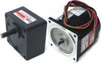 Türkiye nin her yerine hızlı teslimat! Dakikada 7 devir dönen, 8x8 mm delikli şanzıman kutusuna sahip profesyonel cağ kebap ocağı çevirme motoru. Edirne den Iğdır a, Antalya dan Trabzon a 81 vilayete güvenli gönderim.
