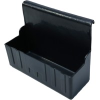 Profesyonel kaşıklık fabrikası üretimi 28x18x36 cm ölçülerinde polietilen servis arabası çatal kaşık bıçak kutusu aparatıdır. Servis arabalarının yan paneline asılarak kirli takımların nizamî toplanmasını sağlar.