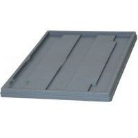 620x820 mm ölçülerinde, RAL7046 gri renkli endüstriyel plastik depolama kasası kapağı görseli. Takviyeli YYPE gövdesi, 60x80 cm kasalara tam oturan kanallı yapısı ve kilitli istifleme özelliği sunan orijinal yedek aksesuar ünitesi.