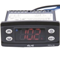 Eliwell EWPLUS 961 dijital termostat. Görselde cihazın ışıklı dijital ekranı, on-off düğmesi, bağlantı terminalleri ve IP65 korumalı ön paneli ile endüstriyel buzdolaplarına uygun profesyonel tasarımı detaylıca sergilenmektedir.