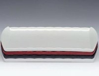1.sınıf melamin malzemeden imal edilen 25x43 cm dikdörtgen servis tabağı, geniş yüzeyiyle meze, tatlı, soğuk et ve ana yemek sunumları için idealdir. Bulaşık makinesinde yıkanabilen bu kırılmaz tabak, yoğun işletme temposuna mükemmel uyum sağlar.