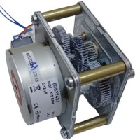 Güç ve hassasiyet bir arada! Kendinden şanzımanlı yapısı sayesinde etin ağırlığına bakmaksızın stabil dönüş performansı sunan döner motorlarımız, yüksek tork kapasitesiyle en yoğun saatlerinizde kesintisiz hizmet sağlar.