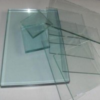 ECA doğalgazlı ve tüplü soba modellerinde kullanılan ısıya dayanıklı temperlenmiş soba camıdır. Soba içerisindeki alevi görmeye yardımcı olan cam panel, uygun model ve ölçü kontrolü yapılarak yedek parça olarak değerlendirilebilir.