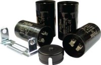 Monofaze motorların kalkış anındaki yüksek tork ihtiyacını karşılayan 130-156 µF 220V AC ilk hareket kondansatörü. Zorlu şartlarda motorunuzun sıkışmadan ve zorlanmadan hızlanmasını sağlar, aşırı ısınmayı önleyerek ekipman ömrünü uzatan kaliteli parça.