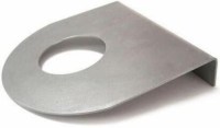 12 numara endüstriyel et kıyma makinesi için paslanmaz çelik el koruma aparatı. Ürün iki vida deliğine sahip, parlak yüzeyli ve dayanıklı metal yapıdadır. İş güvenliği standartlarına uygun mutfak ekipmanı yedek parçası.