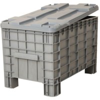 TEKNE2700 tekstil taşıma arabası üzerine tam kapatılmış gri plastik kapak görseli. Çamaşır ve kumaşların tozlanmasını engelleyen, kasanın üzerine başka yüklerin istiflenmesine olanak sağlayan, YYPE malzemeden üretilmiş sağlam kapak kullanımı.