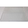 Beyaz plastik kaplamalı, önünde şeffaf etiketlik alanı ve arkasında ürün sabitleyici teli bulunan 38x51.5 cm boyutlarında market tipi buzdolabı tel rafı. Endüstriyel soğutucu dolaplar için uygun, hijyenik ve yüksek taşıma kapasiteli yedek raf.