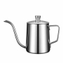 Kafelerde baristaların filtre kahve hazırlarken kahvenin üzerine sıcak su eklemekte kullandıkları küçük kettle modelidir