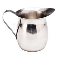 Kahve ve çay servislerinde süt ikramı için tasarlanan 237 ml paslanmaz çelik süt potu, yüksek kaliteli malzemesi ve ergonomik dökme ağzı ile işletmenizde uzun yıllar güvenle kullanabileceğiniz, kolay temizlenebilir profesyonel bir servis gerecidir.