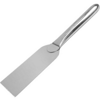 Endüstriyel mutfak standartlarında üretilen krom çelik servis spatulası, hem ev hem de profesyonel işletme kullanımına uygundur. Ergonomik yapısı ve kararmaz yüzeyi ile tatlı ve hamur işi servislerinde kusursuz sunumlar yapmanızı sağlar.