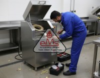Endüstriyel mutfaklarda kullanılan her marka patates soyma makinesinin periyodik bakımı ve tamiri uzman teknisyenlerimizce yapılır. Kayış, dişli ve kontaktör değişimlerinden elektronik kart onarımına kadar geniş yedek parça desteğiyle hizmetinizdeyiz.