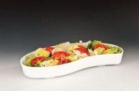 Şık sunumlar için ideal salata tabağı; 45x21x6,5 cm ölçüsü ve şeffaf-siyah renk seçenekleriyle salata, zeytinyağlı ve meze servislerinde kullanılır. Restoran, kafe ve otel sunumlarına uyum sağlar.