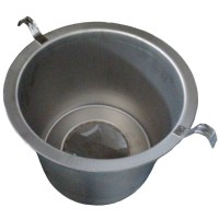Kenarında krom saçtan tutma kulağı bulunan 24x27 cm boyutlarında 800 bardaklık çay yaprak çöpü süzgeci. 81 vilayetteki tüm çay ocaklarına ve kafelere hızlı kargo ile proje@mutfakmalzemeleri.com da sizi bekliyor.