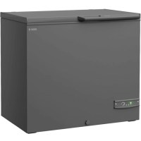 C iklim ve enerji sınıfına sahip, 1284x695x895 mm ideal ölçülerdeki kapaklı dondurucu, yıllık 469,39 kWh tüketimi ile gıdalarınızı taze ve güvenle saklar. Geniş iç hacmiyle aradığınız tüm depolama alanını tek bir yerde sunar.