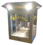 50x60x95 cm ölçülerinde, altın sarısı elektrostatik boyalı, cam kabinli popcorn makinesi. İç kısımda paslanmaz çelik devrilir tencere, aydınlatma sistemi ve patlamış mısırları taze tutan sıcak taban ünitesine sahip profesyonel mısır patlatma makinesi.