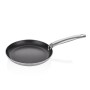 Silver Star Non-Stick çift katmanlı yapışmaz krep ve omlet tavası. 430 paslanmaz çelik dış yüzeyi ile indüksiyon ocaklara uyumlu, alüminyum iç katmanı ile eşit ısınır. 304 paslanmaz çelik saplıdır. Ürünü sepete ekleyerek hemen satın alabilirsiniz.