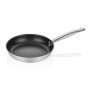 Silver Star Non-Stick sote tavası, 430 paslanmaz çelik ve alüminyumdan oluşan 2 katmanlı gövdeye sahiptir. İndüksiyon uyumlu düz tabanı, yapışmaz yüzeyi ve 304 paslanmaz çelik sapı ile profesyonel mutfaklarda kullanıma uygundur.
