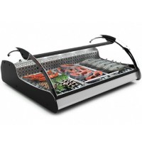 VX3S model, 100 cm uzunluğunda, LED ışıklı ve panoramik camlı soğuk yiyecek teşhir dolabı. Set üstü kullanıma uygun, 3 adet GN 1/1 küvet kapasiteli, paslanmaz çelik gövdeli profesyonel meze, salata ve deniz ürünleri soğutucu ünitesi.