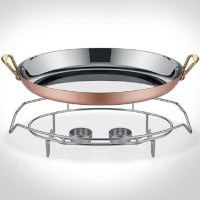 Geleneksel bakır zarafetini modern multi metal teknolojisiyle buluşturan 1.28 kg ağırlığındaki standlı oval sahan, masada kesintisiz sıcaklık sağlar. Yoğun ticari kullanıma uygun, kararma yapmayan ağır hizmet tipi profesyonel restoran sahanını keşfedin.