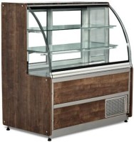 200 cm genişliğinde, modern tasarımlı, LED aydınlatmalı ve açılabilir kavisli ön camlı profesyonel yaş pasta teşhir ve satış dolabı (Model: EMP.BC.200.S). Altı depolama alanlı, fanlı soğutma sistemine sahip endüstriyel pastane ve kafe teşhir ünitesi.