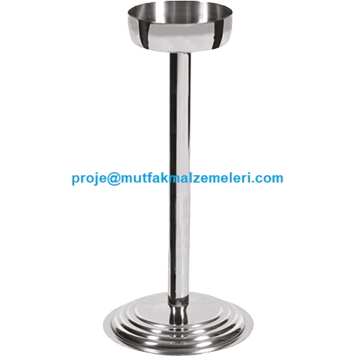 Kaliteli paslanmaz çelik malzemeden imal edilmiş, 18 cm hazne çapına ve 59 cm yüksekliğe sahip sanayi tipi ayaklı şampanya ve içki buz kovası koyma standıdır. Masada yer tutmayan lüks servis ekipmanıdır.